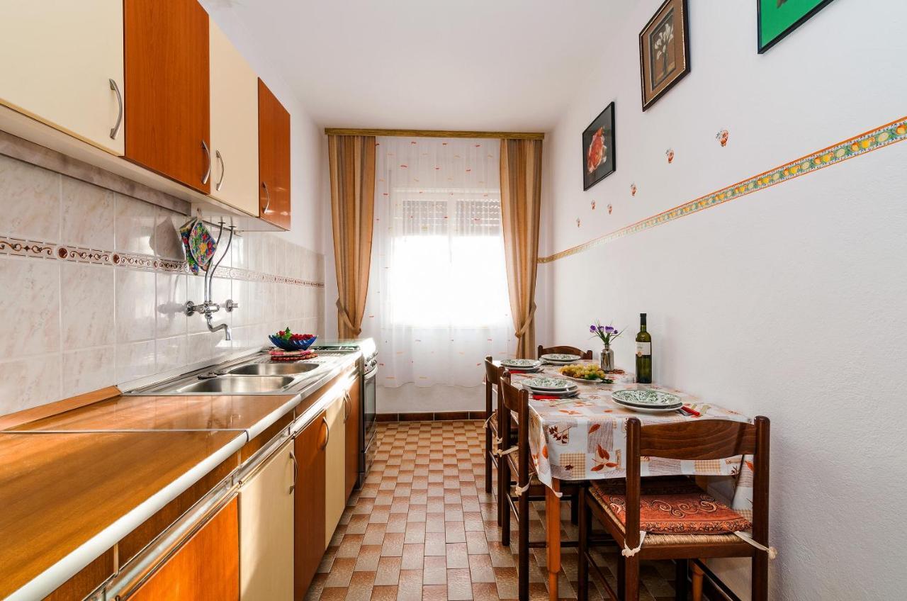 Apartments For Families With Children Privlaka, Zadar - 5747 מראה חיצוני תמונה